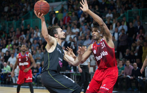 又能在战术 又能在战术