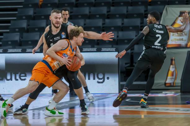 助球队掌控 助球队掌控