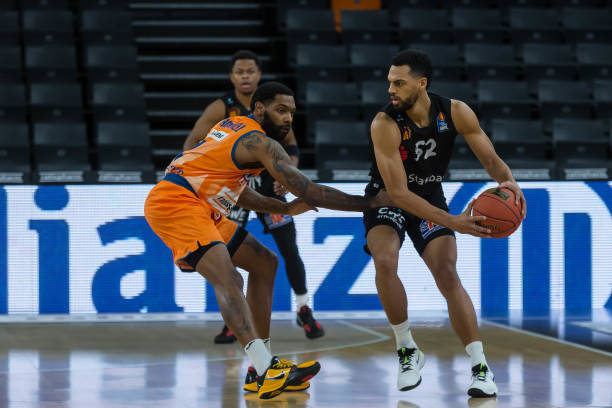 哨声的响起 哨声的响起